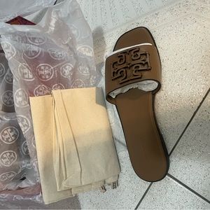 Tory Burch Ines Slide, Almond Flour 200